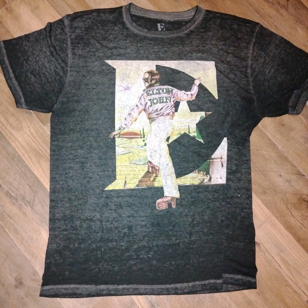 Elton John Goodbye Yellow Brick Road Farewell Tour t-shirt Size L 2018 Band T-14